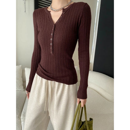 Southern Compass Old Money Style Textured Button-Down V-Neck Henley Knit Sweater Base Layer